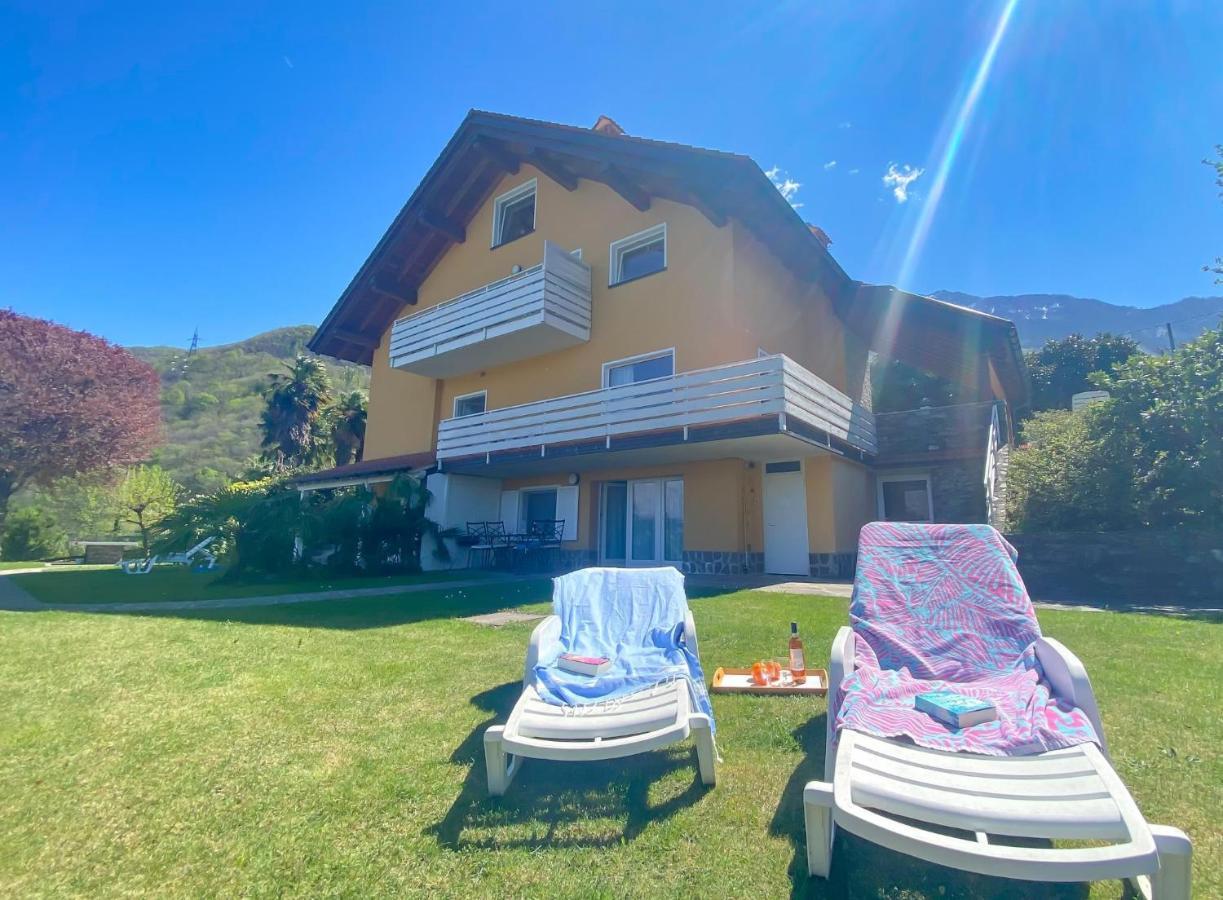 Bellavista A Garten Appartement Mit Pool Colico Eksteriør billede