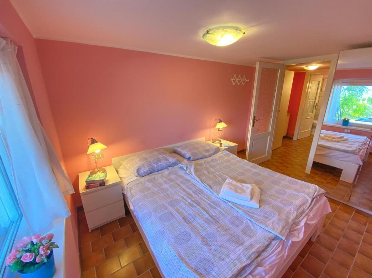 Bellavista A Garten Appartement Mit Pool Colico Eksteriør billede